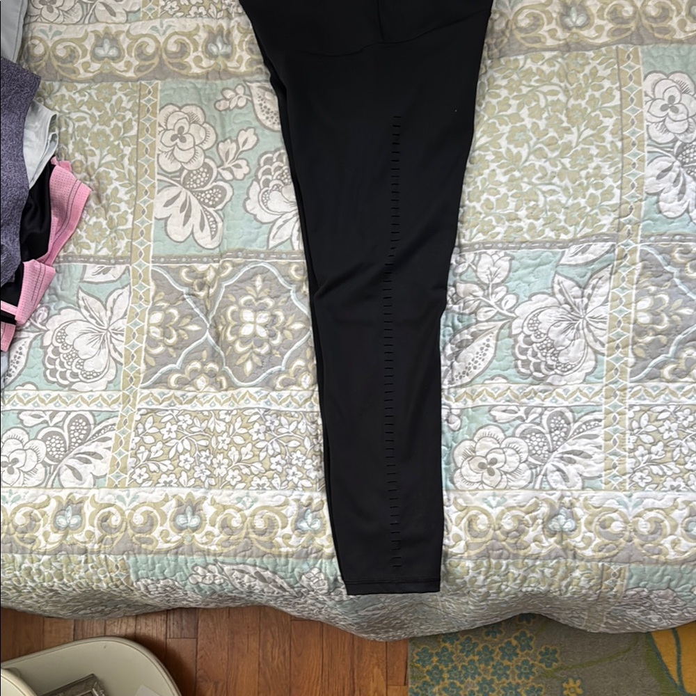 GAP Black Ankle Cropped Pants with Slim Fit